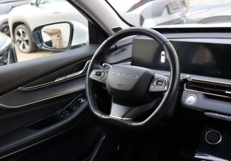 Подержанный автомобиль Exeed LX 2022 года (19 фото)