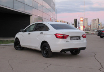 Подержанный автомобиль LADA (ВАЗ) Vesta Sedan 2016 года (6 фото)