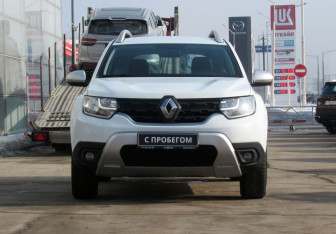 Подержанный автомобиль Renault Duster 2021 года (2 фото)