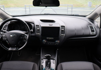 Подержанный автомобиль Kia Cerato Sedan 2019 года (13 фото)