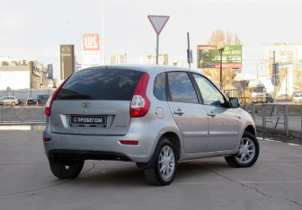 Подержанный автомобиль LADA (ВАЗ) Kalina Hatchback 2013 года (5 фото)