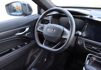 Подержанный автомобиль Geely Tugella 2024 года (18 фото)