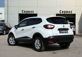 Подержанный автомобиль Renault Kaptur 2016 года (7 фото)