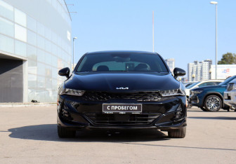 Подержанный автомобиль Kia K5 2021 года (2 фото)