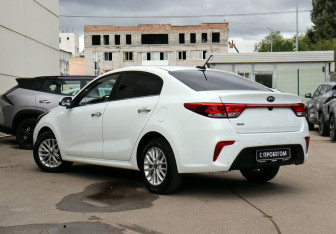 Подержанный автомобиль Kia Rio Sedan 2020 года (7 фото)