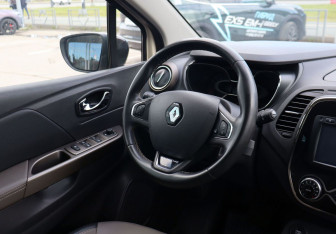 Подержанный автомобиль Renault Kaptur 2018 года (14 фото)
