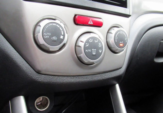 Подержанный автомобиль Subaru Forester Suv 2008 года (14 фото)