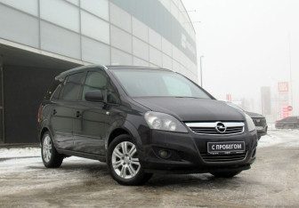 Подержанный автомобиль Opel Zafira Compactvan 2011 года (3 фото)