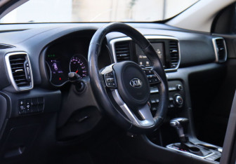 Подержанный автомобиль Kia Sportage 2018 года (14 фото)