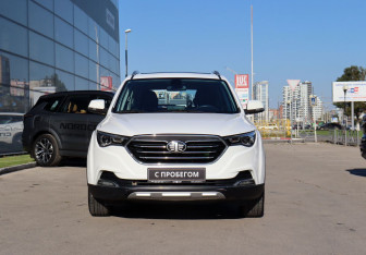 Подержанный автомобиль FAW Besturn X40 2019 года (2 фото)