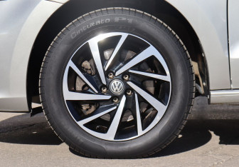 Подержанный автомобиль Volkswagen Polo Sedan 2018 года (7 фото)