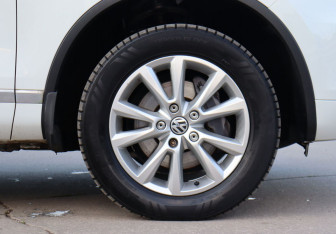 Подержанный автомобиль Volkswagen Touareg 2013 года (9 фото)