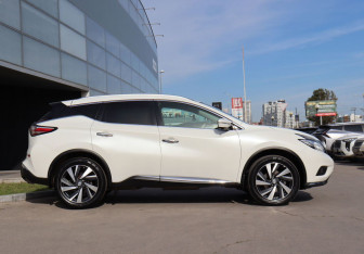 Подержанный автомобиль Nissan Murano Suv 2020 года (4 фото)