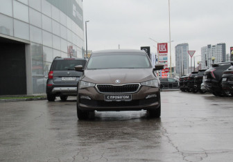 Подержанный автомобиль Skoda Rapid Liftback 2021 года (2 фото)