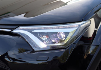 Подержанный автомобиль Toyota RAV4 2018 года (18 фото)