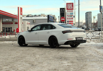 Новый Geely Preface 2024 (7 фото)