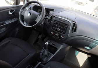 Подержанный автомобиль Renault Kaptur 2016 года (11 фото)