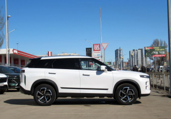 Подержанный автомобиль Jaecoo J7 2023 года (4 фото)