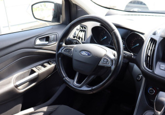 Подержанный автомобиль Ford Kuga 2017 года (13 фото)