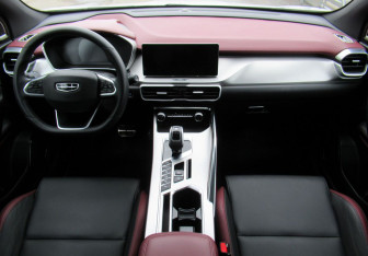 Подержанный автомобиль Geely Coolray 2020 года (16 фото)