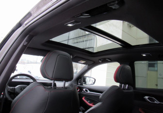 Подержанный автомобиль Geely Coolray 2023 года (22 фото)