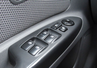 Подержанный автомобиль Kia Rio Hatchback 2009 года (11 фото)