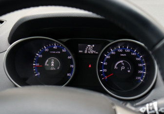 Подержанный автомобиль Hyundai ix35 2014 года (16 фото)