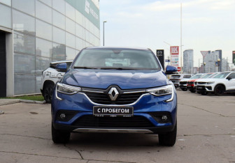 Подержанный автомобиль Renault Arkana 2022 года (2 фото)