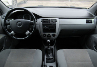 Подержанный автомобиль Chevrolet Lacetti Sedan 2007 года (14 фото)