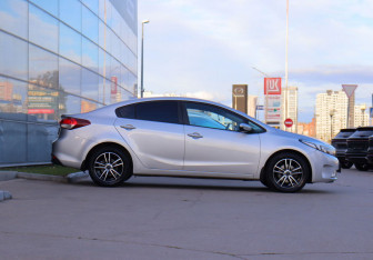Подержанный автомобиль Kia Cerato Sedan 2018 года (4 фото)