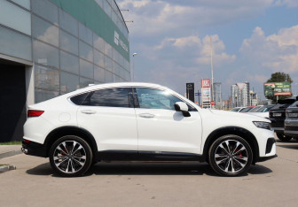 Подержанный автомобиль Geely Tugella 2023 года (4 фото)