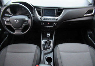 Подержанный автомобиль Hyundai Solaris Sedan 2017 года (13 фото)