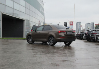 Подержанный автомобиль Skoda Rapid Liftback 2021 года (7 фото)