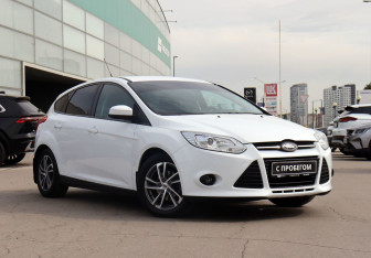 Подержанный автомобиль Ford Focus Hatchback 2012 года (3 фото)