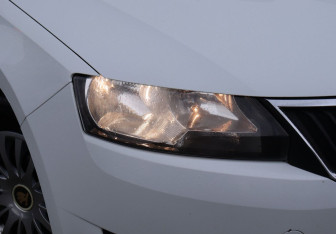 Подержанный автомобиль Skoda Rapid Liftback 2016 года (10 фото)