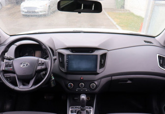 Подержанный автомобиль Hyundai Creta 2016 года (14 фото)