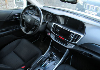 Подержанный автомобиль Honda Accord Sedan 2013 года (12 фото)