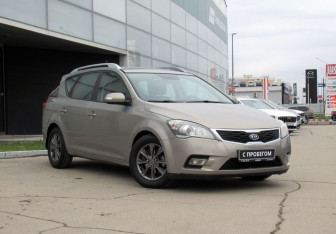 Подержанный автомобиль Kia Ceed Wagon 2011 года (3 фото)