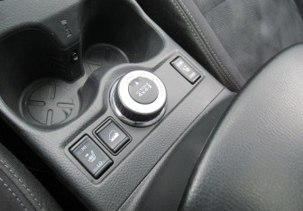 Подержанный автомобиль Nissan X-Trail 2016 года (19 фото)