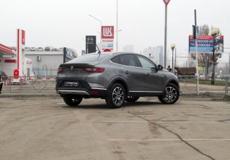 Подержанный автомобиль Renault Arkana 2019 года (5 фото)