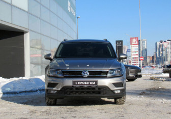 Подержанный автомобиль Volkswagen Tiguan 2020 года (2 фото)