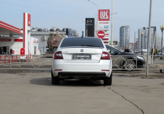 Подержанный автомобиль Skoda Octavia Liftback 2018 года (6 фото)