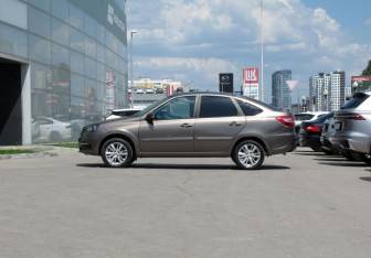 Подержанный автомобиль LADA (ВАЗ) Granta Hatchback 2020 года (8 фото)