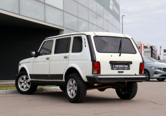 Подержанный автомобиль LADA (ВАЗ) 2131 (4x4) 2014 года (7 фото)