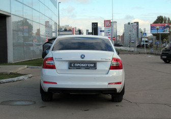 Подержанный автомобиль Skoda Octavia Liftback 2013 года (6 фото)