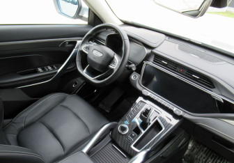 Подержанный автомобиль Geely Atlas Pro 2022 года (13 фото)