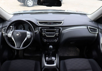 Подержанный автомобиль Nissan X-Trail 2018 года (12 фото)