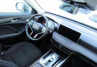 Подержанный автомобиль Haval Jolion 2023 года (15 фото)