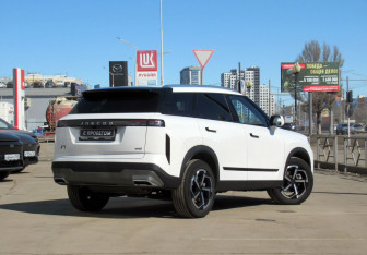 Подержанный автомобиль Jaecoo J7 2023 года (5 фото)