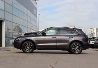 Подержанный автомобиль Audi Q5 2010 года (8 фото)